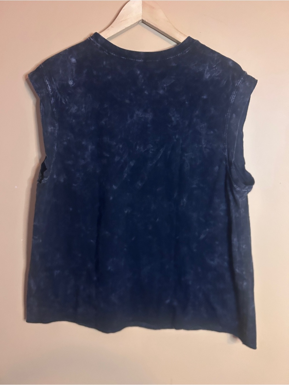 Whitney Graphic Muscle Tee in Black - I'm Every Woman acid washed xl - Picture 5 of 8